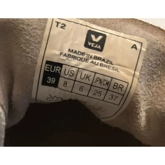 Veja V-10 Sneakers in Extra White / Black Size 8 - Picture 11 of 11